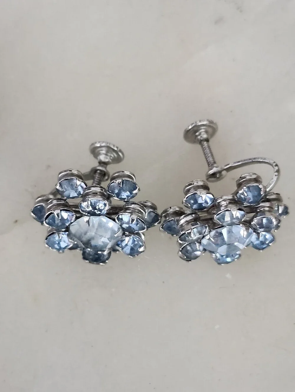 Vtg Silver Tone Floral Cluster Blue Crystal Screw Back Earrings